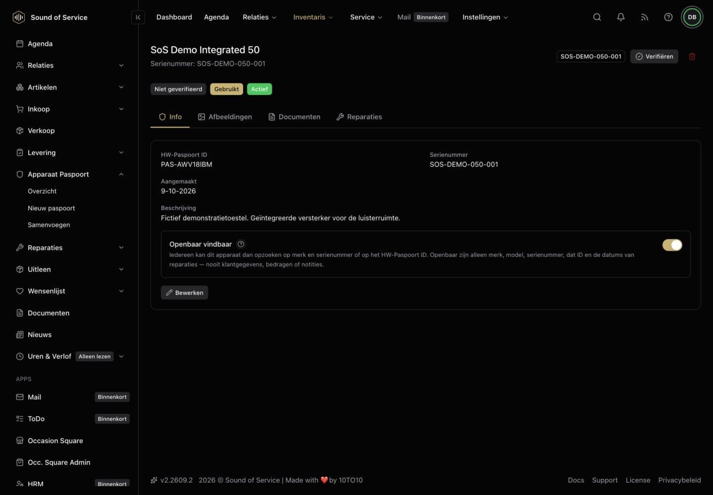 Hardware Paspoort in de dealer-demo, met fictief toestel en serienummer.